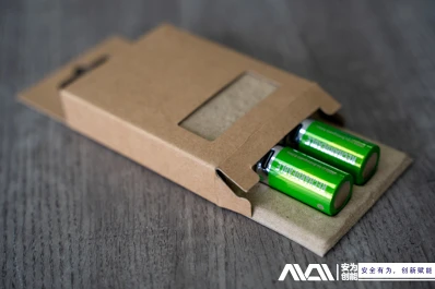 Par neatkarīgi izstrādātiem un ražotiem uzlādējamiem litija jonu akumulatoriem